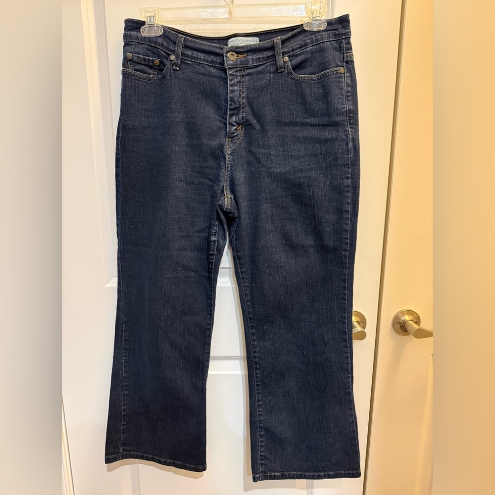 Women’s Perfectly Slimming Boot Cut 512 Jeans - size 16 s/c. EUC